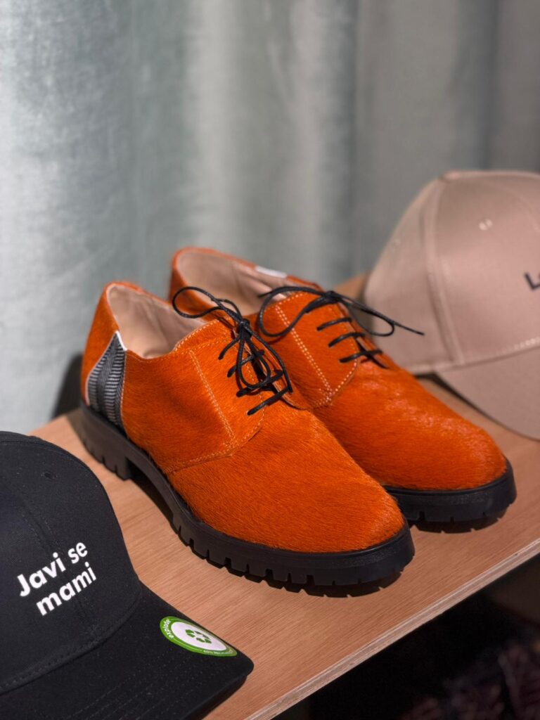 New Wave Oxford~Orange Pony